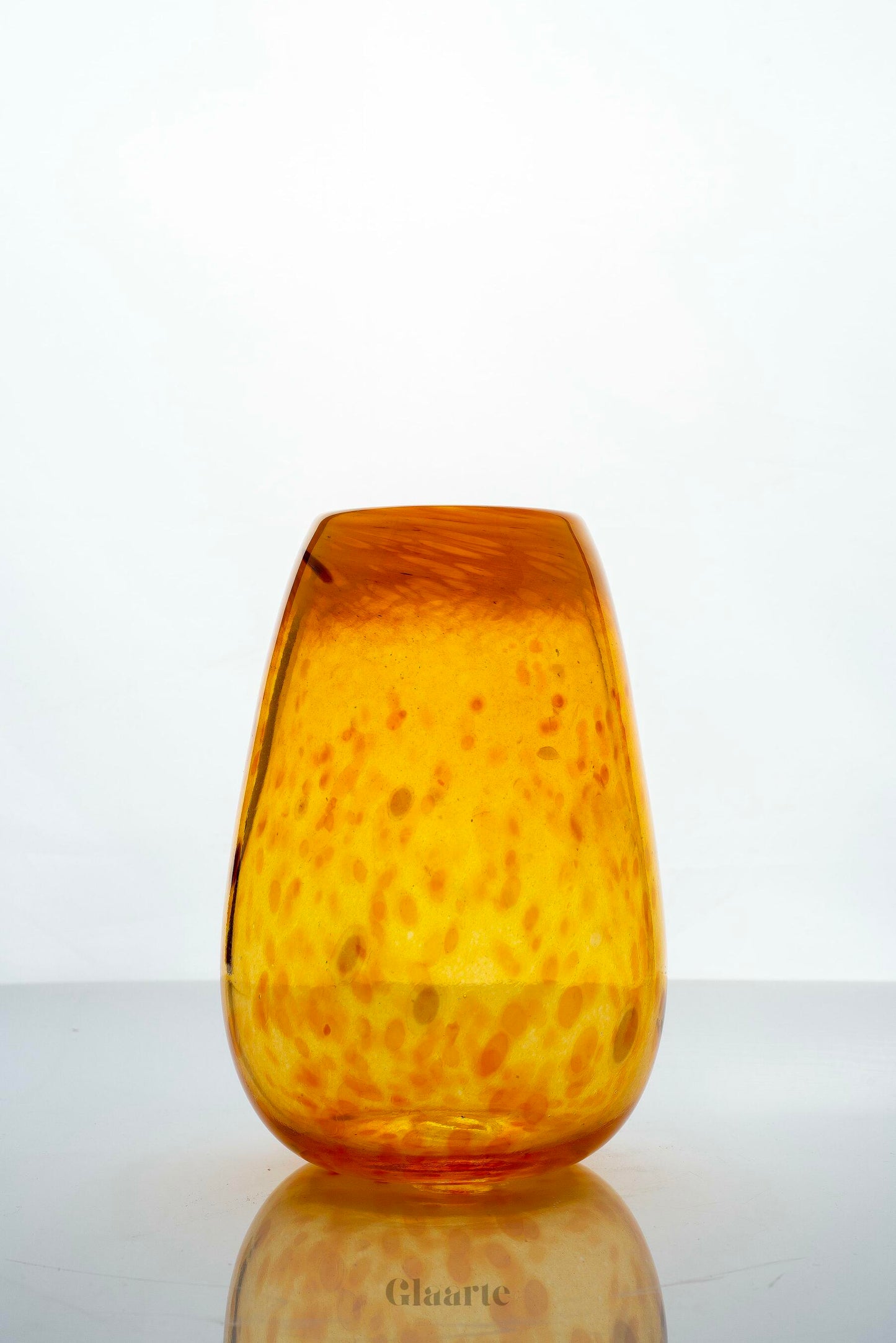 Szklany wazon dekoracyjny Amber