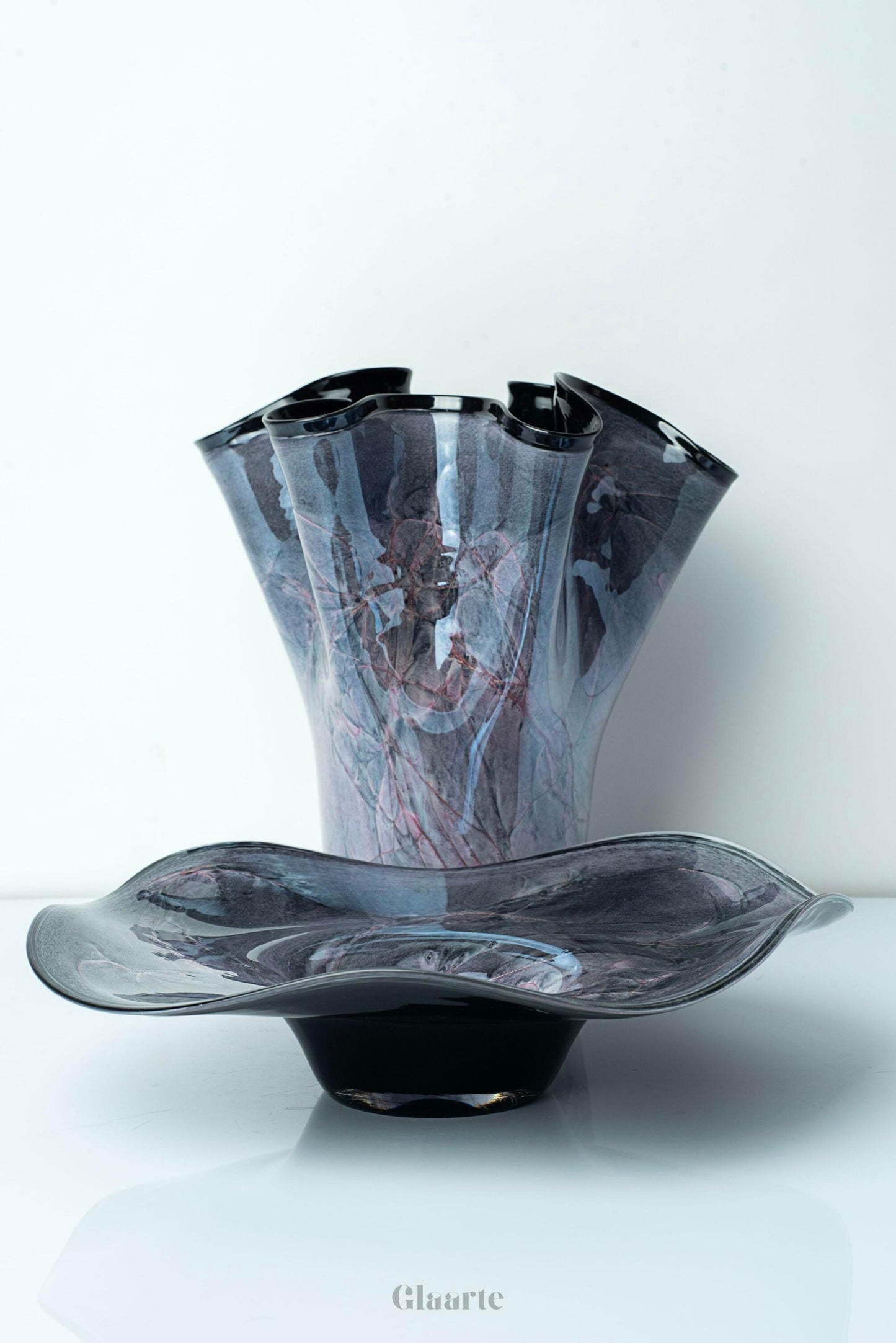 Szklany wysoki wazon dekoracyjny Nebula - Glaarte