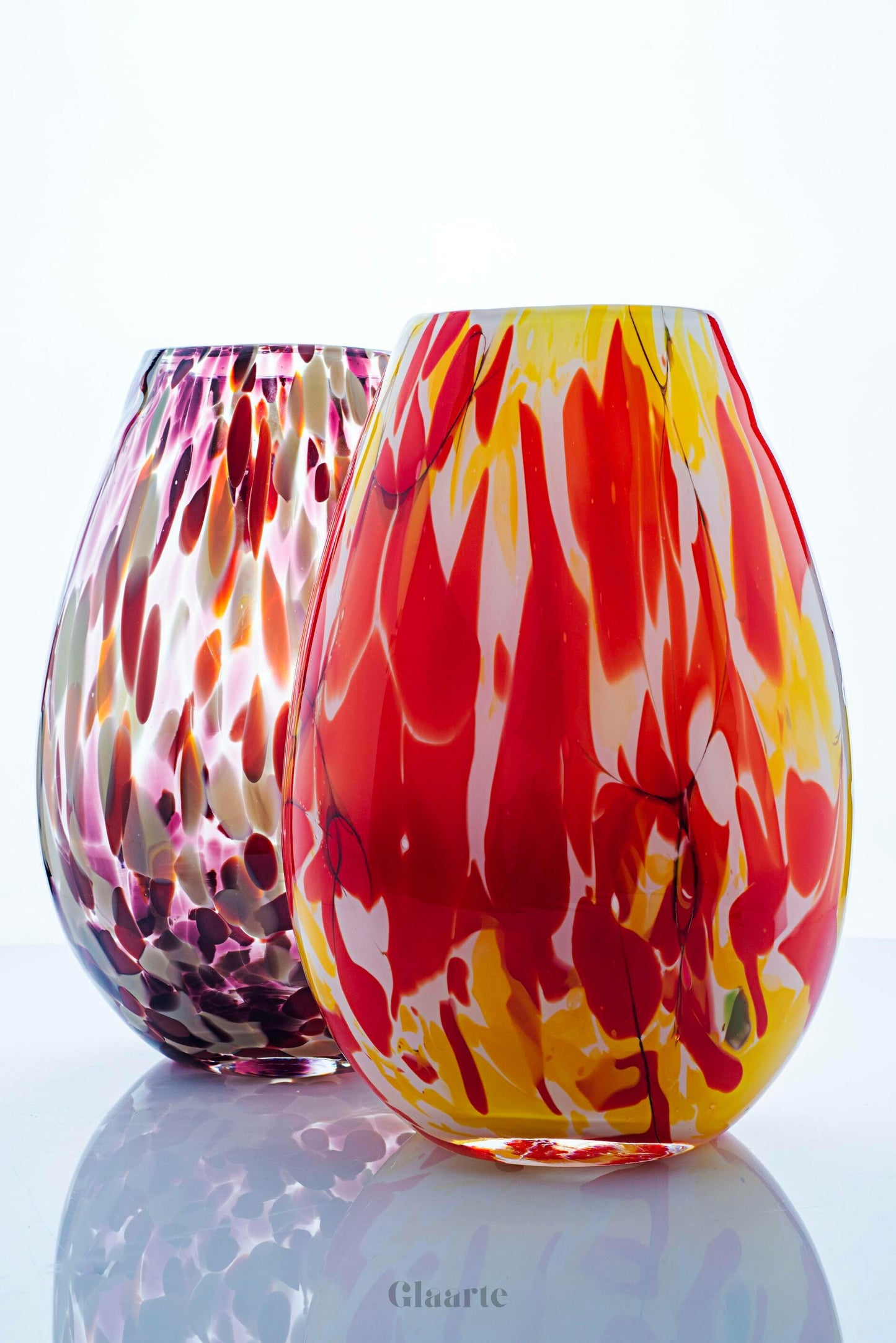 Szklany wysoki wazon dekoracyjny Plum - Glaarte