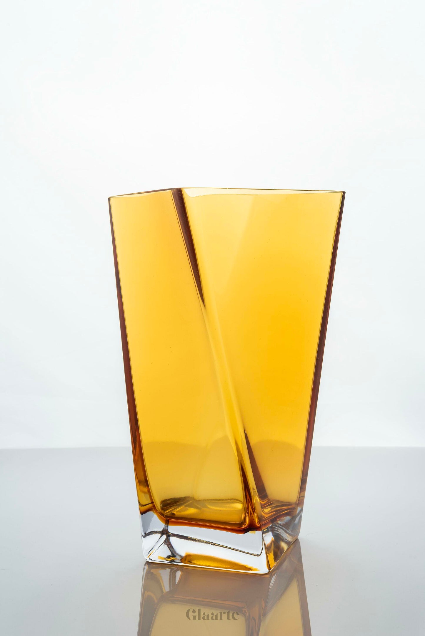 Szklany wazon dekoracyjny Torcido