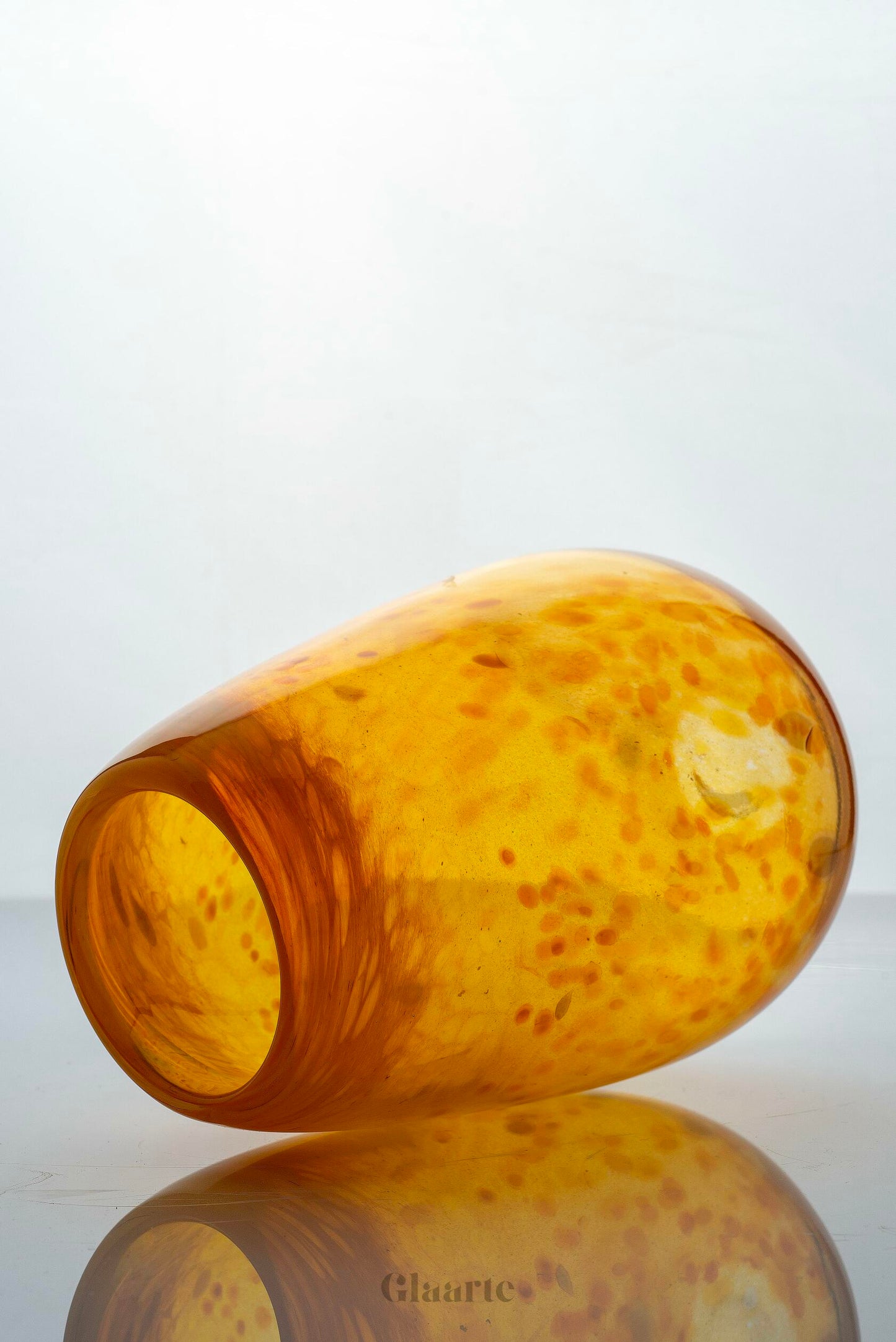 Szklany wazon dekoracyjny Amber