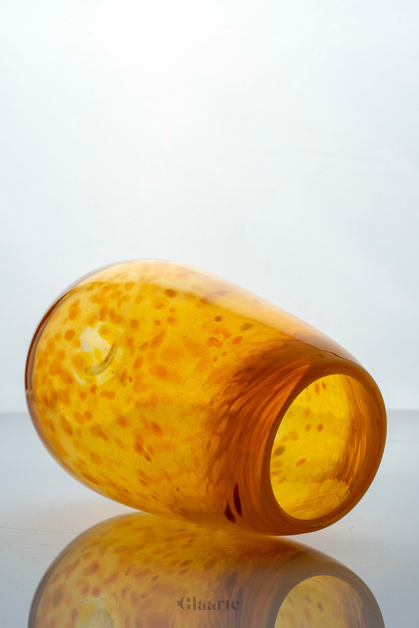 Szklany wazon dekoracyjny Amber