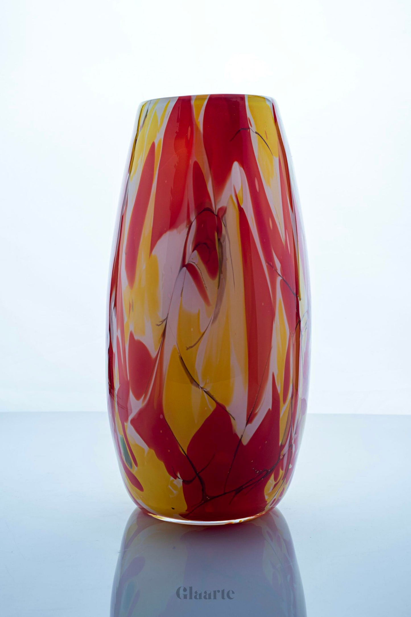 Szklany wysoki wazon dekoracyjny Aki