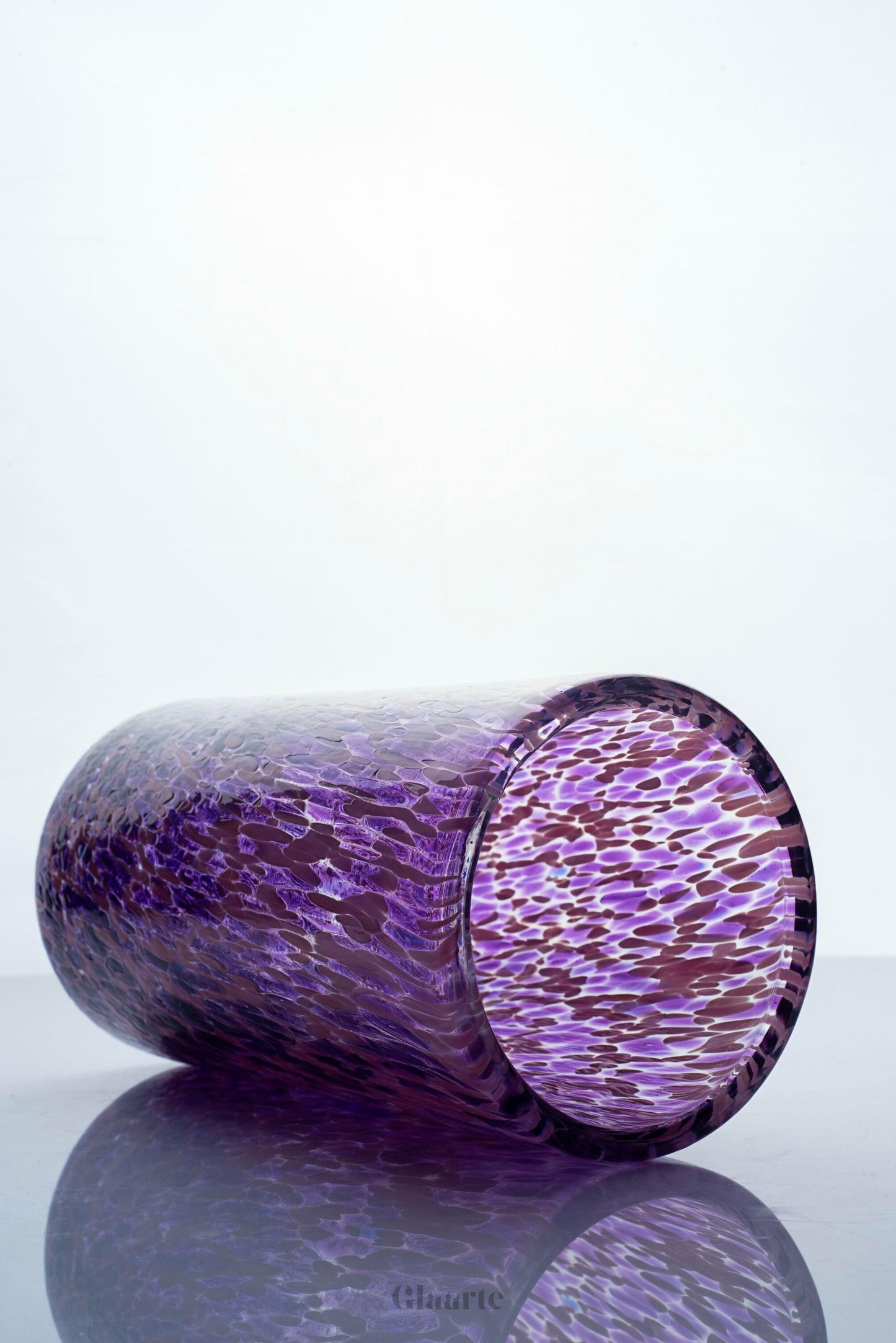 Dekoracyjny fioletowy wazon Roxo - Glaarte